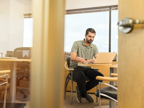 迪拜公司注冊專業(yè)代辦，一站式服務解決方案